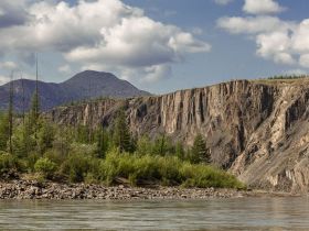 Река Индигирка. Через Ущелье Восторга и Восхищения! Маршрут: п. Усть-Нера - с. Хонуу