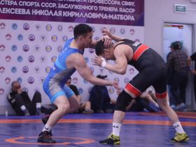 В Якутске выявили чемпионов республики по вольной борьбе среди ветеранов