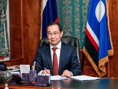 Айсен Николаев: Созидающая роль матери — основа крепкой семьи