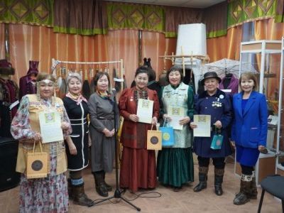 Выпускники школ Якутии 1978 года открыли выставку «Айар Кут Абылаҥа»