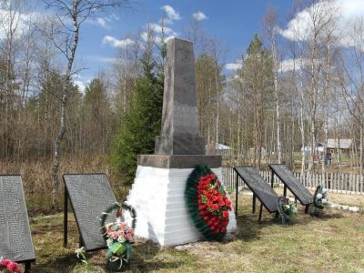 Братское кладбище, где похоронены воины Советской Армии, погибшие в период Великой Отечественной войны 1941-1945 гг.