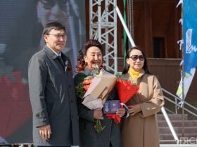 Фоторепортаж: трудовые династии и заслуженных работников Якутии чествовали 1 мая