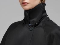 Ветровка со съемным капюшоном