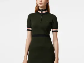 Женское платье Lacoste приталенного кроя с высоким воротом на молнии