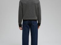 Джемпер полуприлегающего силуэта