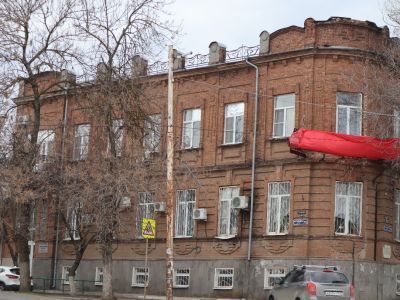 Здание гостиницы "Нью-Йорк", на котором было водружено знамя освобождения Новочеркасска от фашистских захватчиков