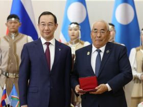 Госнаграды вручили якутянам в преддверии Дня республики