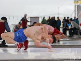 Завершились соревнования по мас-рестлингу и якутской вертушке на Играх Манчаары