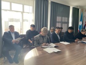 В Якутской городской Думы рассмотрены вопросы исполнения муниципальных программ