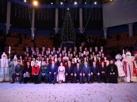 Лучших школьников чествовали на Ёлке главы Якутии