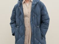 Пуховое пальто из водонепроницаемой ткани