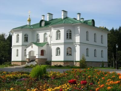 Настоятельский корпус