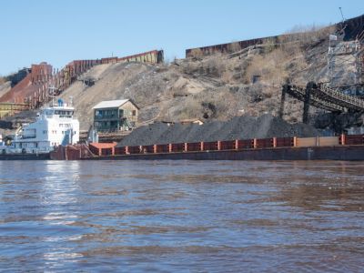 «Якутуголь» начал отгрузку угля в рамках северного завоза