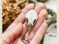 Деревянная брошка Дворникова А. "Птичий череп"