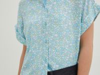 Блузка с коротким рукавом и отложным воротником