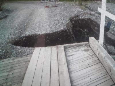 На автодороге «Оймякон» размыло подъезд к мосту через реку Агаякан