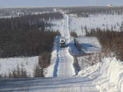 В Усть-Янском и Среднеколымском районах снизили грузоподъемность зимников