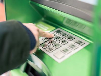 В Ленске 16-летний подросток подозревается в краже денег у матери своей знакомой