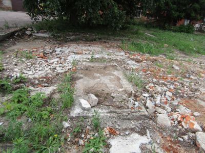 Памятник рабочим фабрики, погибшим в годы Великой Отечественной войны