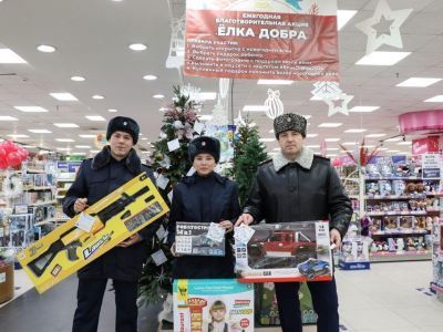 Сотрудники УФСИН стали участниками акции «Елка желаний»