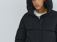 Утеплённая куртка с капюшоном, Черный