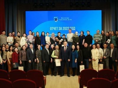 В микрорайоне «Прометей» состоялся отчет председателя Якутской гордумы Альберта Семенова