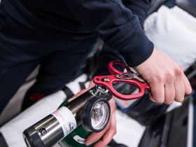 Мультитул Leatherman Raptor Response Crimson