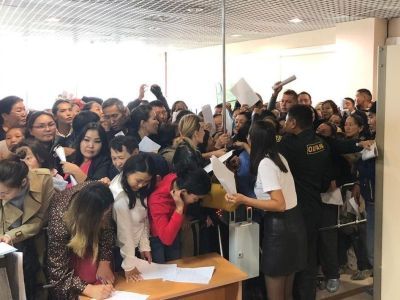 Ажиотаж в «Чолбоне». Директор бассейна объяснил причины появления огромных очередей