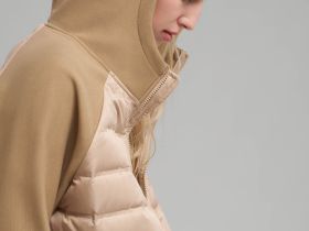 Стеганая куртка с наполнителем из натурального пуха