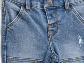 Джинсы для маленького мальчика