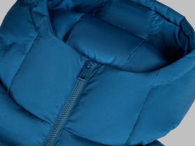 Утепленное пальто с капюшоном