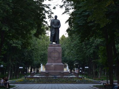Памятник Л.Н. Гуртьеву
