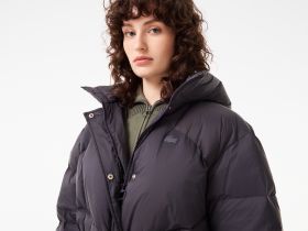 Женский короткий пуховик Lacoste с поясом и высоким воротом