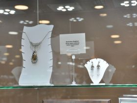В «Сокровищнице Якутии» открыли выставку ювелира Юрия Иванова