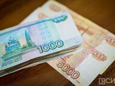 Правительству предложили официально закрепить практику выплаты 13-й зарплаты