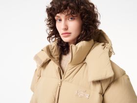 Женский длинный пуховик Lacoste с капюшоном