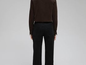 Джинсы comfort fit с бархатным напылением