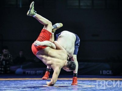 Эдуард Максимов и Очиржап Очиржапов стали новыми абсолютными чемпионами Якутии по хапсагаю