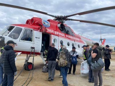 Четыре рейса выполнит вертолет «Полярных авиалиний» из Магана в Павловск 17 мая