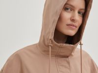 Ветровка свободного силуэта с капюшоном