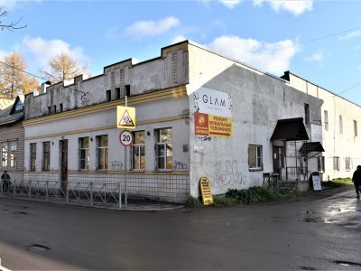 Дом жилой (бывший винокуренный завод барона Фредерикса)