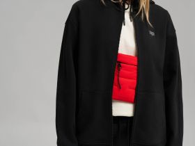 Толстовка объемного кроя из футера