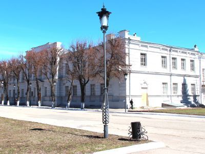 Здание, где в 1919 г. размещался военный госпиталь № 1107 и где 10 мая 1919 года перед ранеными выступал М.И.Калинин