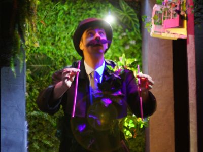 Билеты на Божественная драмедия с червячками (Муха) / Театр | Афиша | ИнфоТаймс