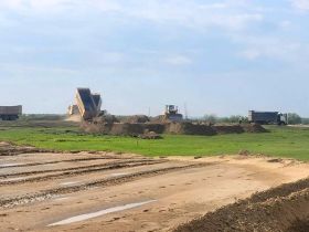 На правом берегу Лены установили свайные основания под пять опор будущего моста