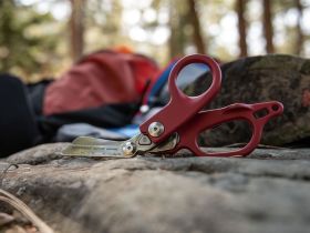 Мультитул Leatherman Raptor Response Crimson