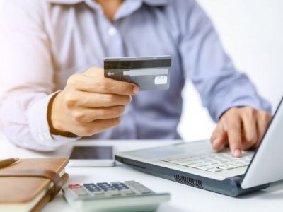 Больше всех кредитов наличными в августе взяли россияне в возрасте от 30 до 39 лет