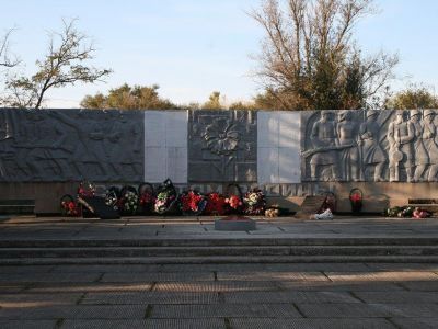 братская могила 23 воинов корпуса генерала Кириченко, погибших в 1942 г.