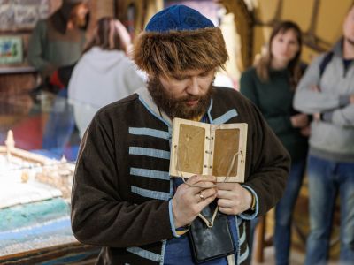 Экскурсия в музее с реконструктором и мастер-классом по чеканке монеты (Музей истории Хлынова)
