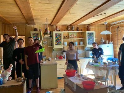 В рамках волонтёрского движения «Поможем маме» оказана помощь 17 семьям Якутии